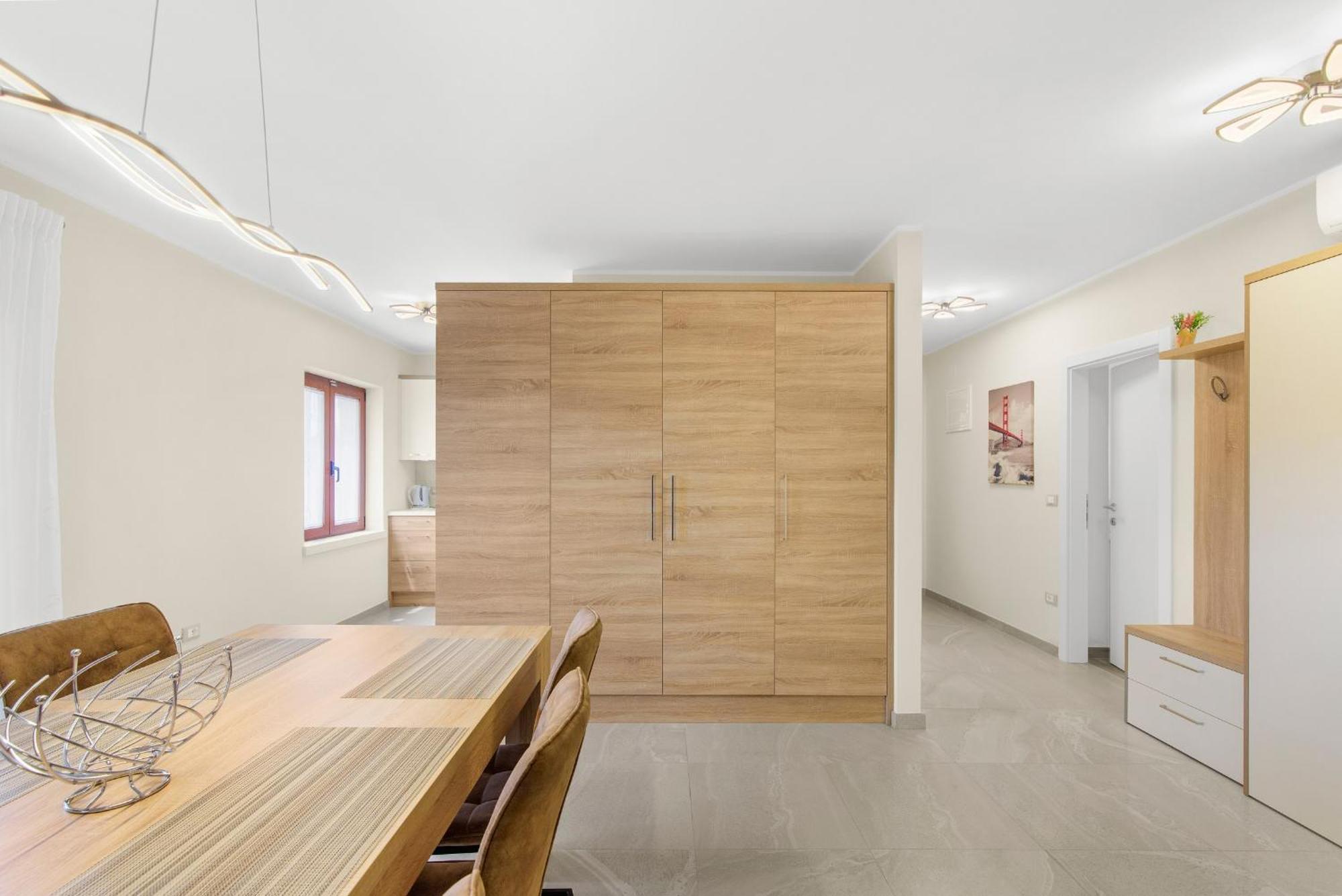 Apartment Stanko Vrvari Rum bild