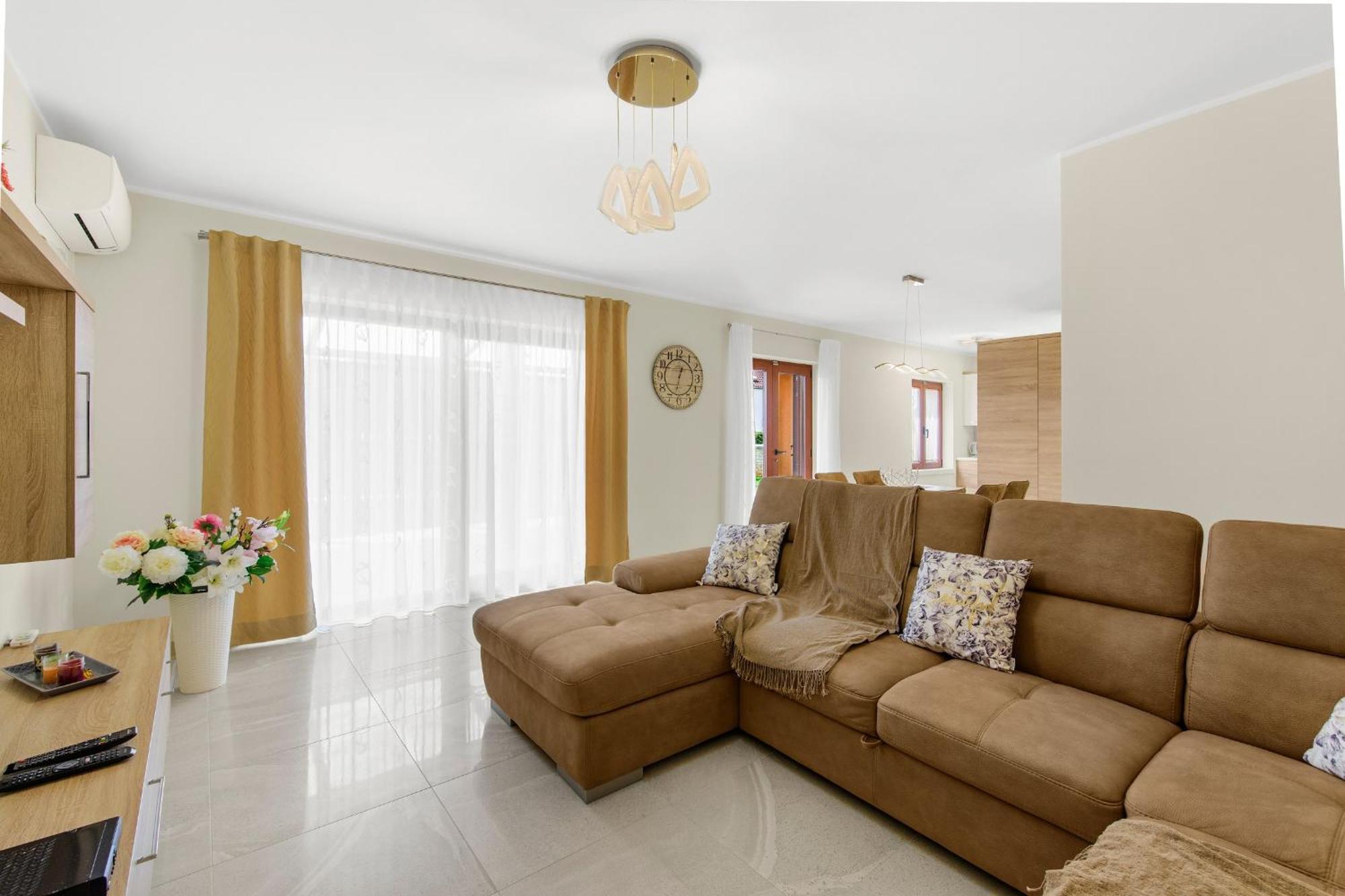 Apartment Stanko Vrvari Rum bild